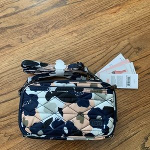 Lug Roundabout RFID small purse/belt bag